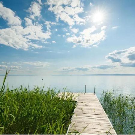 Green Lake House - Private Beach At Balaton Balatonakarattya Luaran gambar