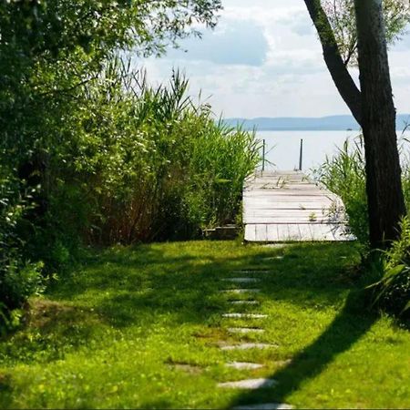 Green Lake House - Private Beach At Balaton Balatonakarattya Luaran gambar
