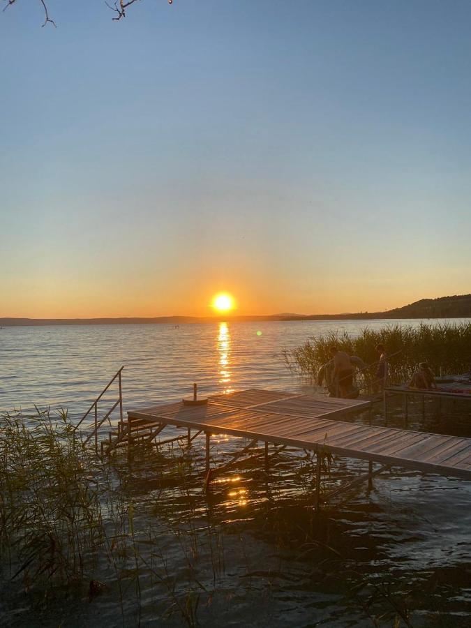 Green Lake House - Private Beach At Balaton Balatonakarattya Luaran gambar