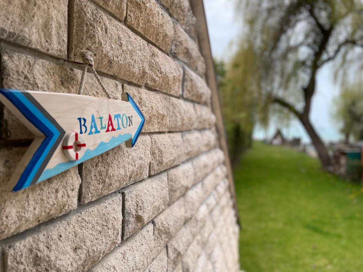 Green Lake House - Private Beach At Balaton Balatonakarattya Luaran gambar