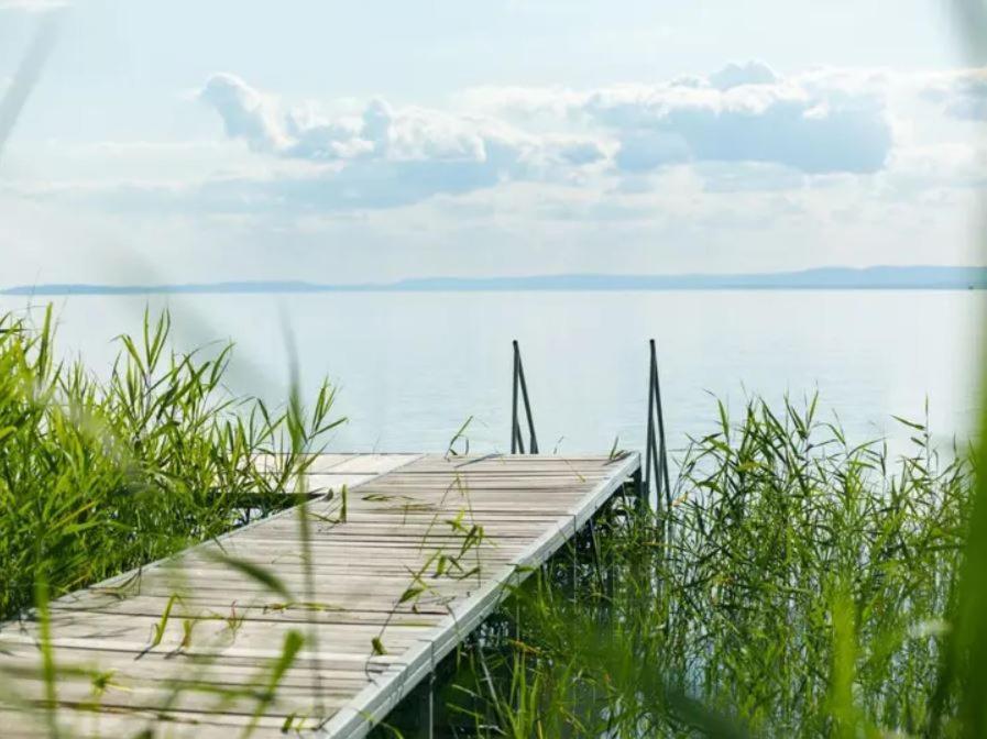 Green Lake House - Private Beach At Balaton Balatonakarattya Luaran gambar