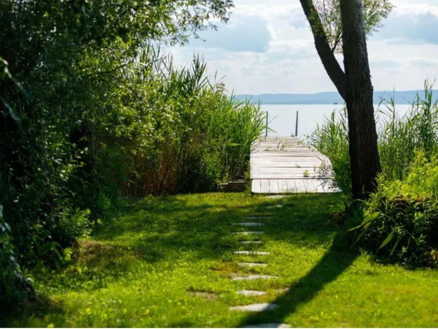 Green Lake House - Private Beach At Balaton Balatonakarattya Luaran gambar