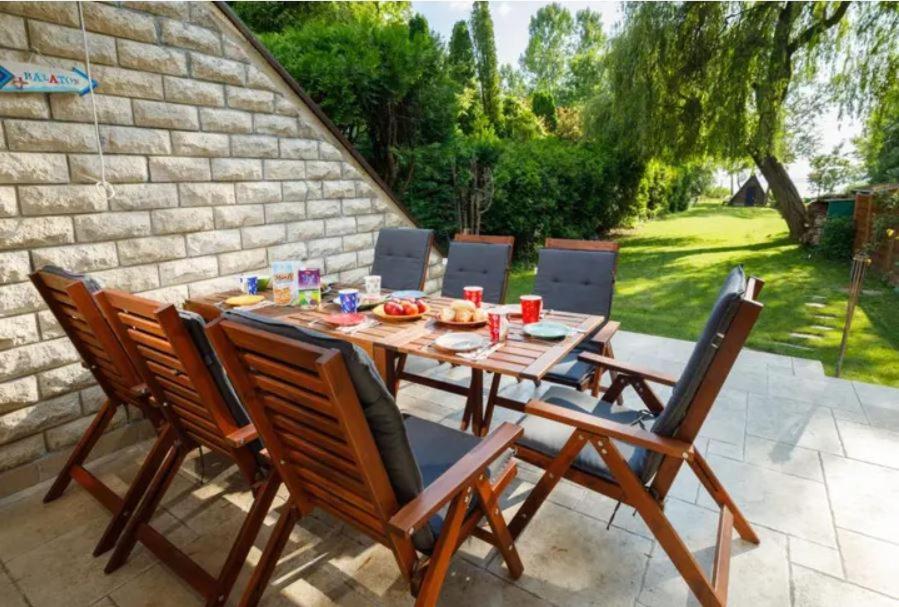 Green Lake House - Private Beach At Balaton Balatonakarattya Luaran gambar